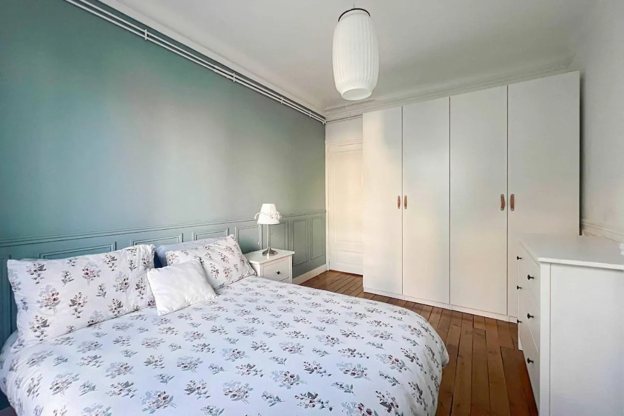 Renewed And Well-decorated In 12th Apartment Paris