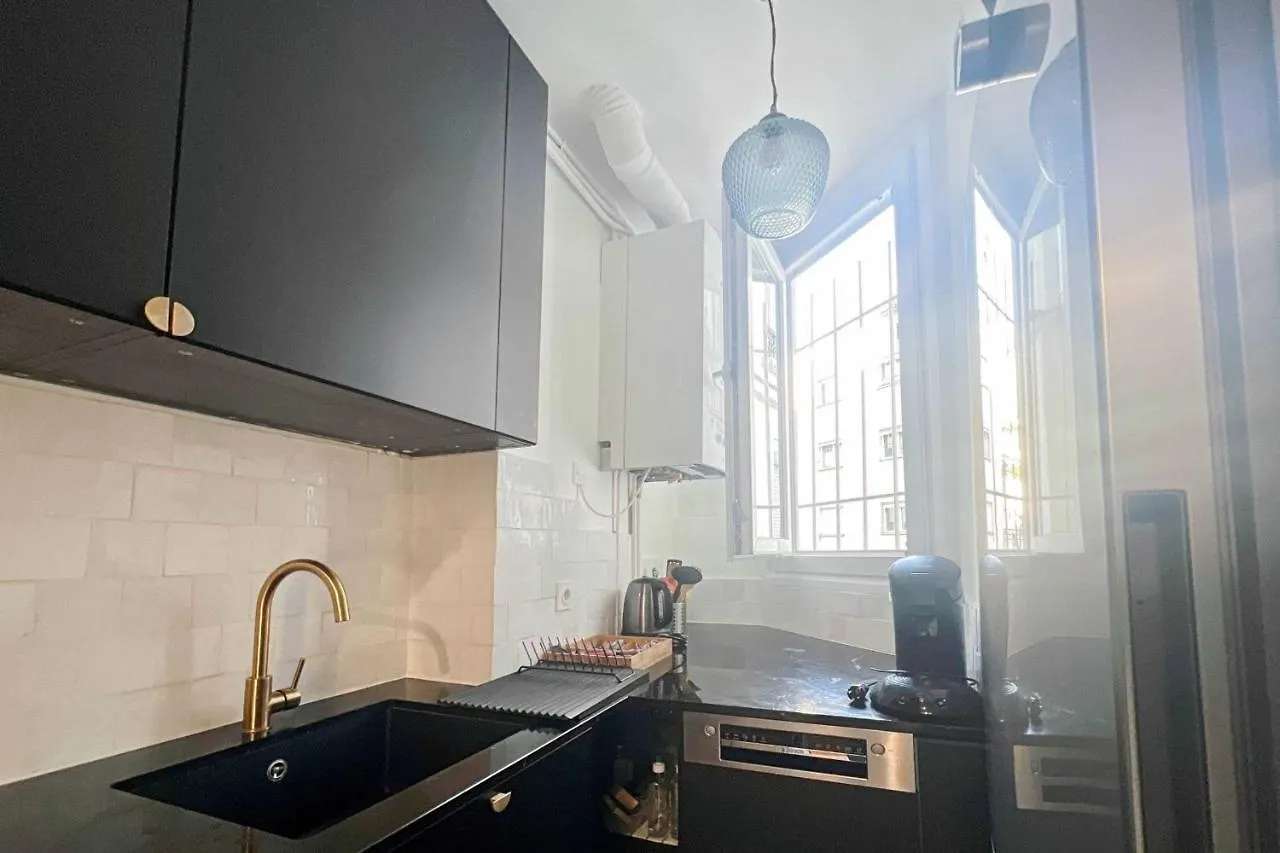 Apartment Renewed And Well-decorated In 12th Paris
